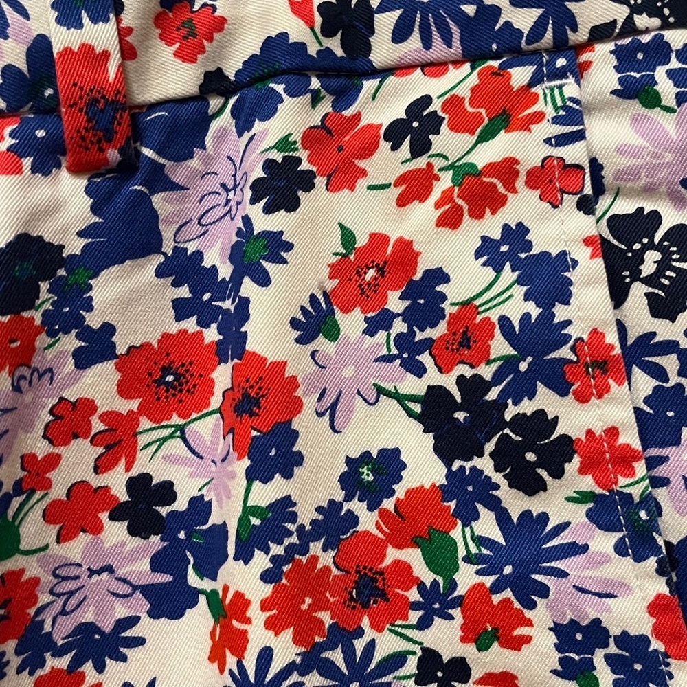 Lands' End Floral Print Women's Shorts - Picture 2 of 4